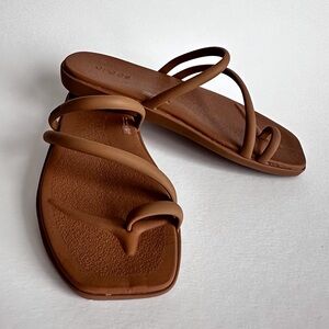 Crocs Miami Toe Loop Stappy Sandal - Light Brown - Women's Size 6